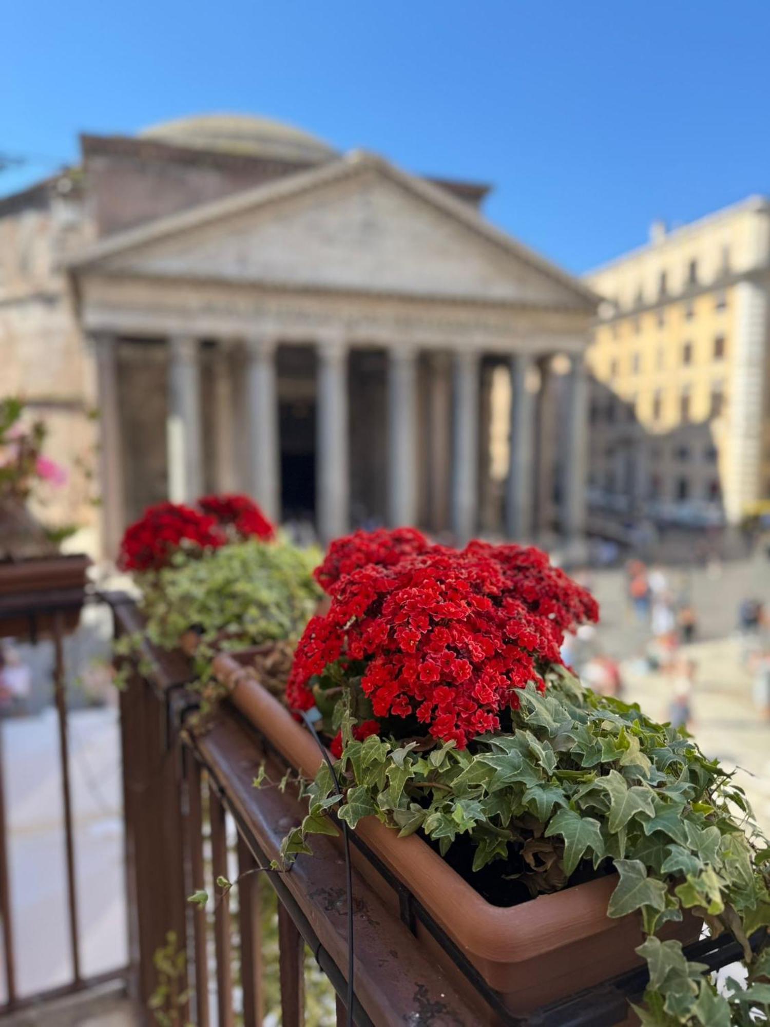 Pantheon Balcony Morgana Suite Roma Esterno foto